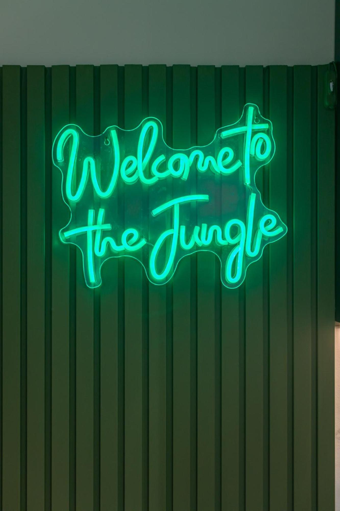 Apartment Jungle Republic *